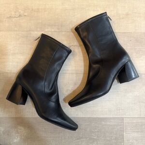Donald Pliner Newton Leather Stretch Block Heel Boots